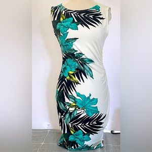 Venus Ladies Beautifully Fitted Palm Theme Dress. Excellent Condition.